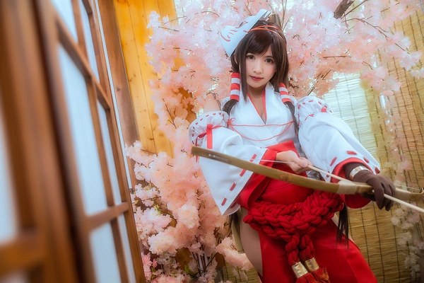 巫女 - 鳗鱼霏儿